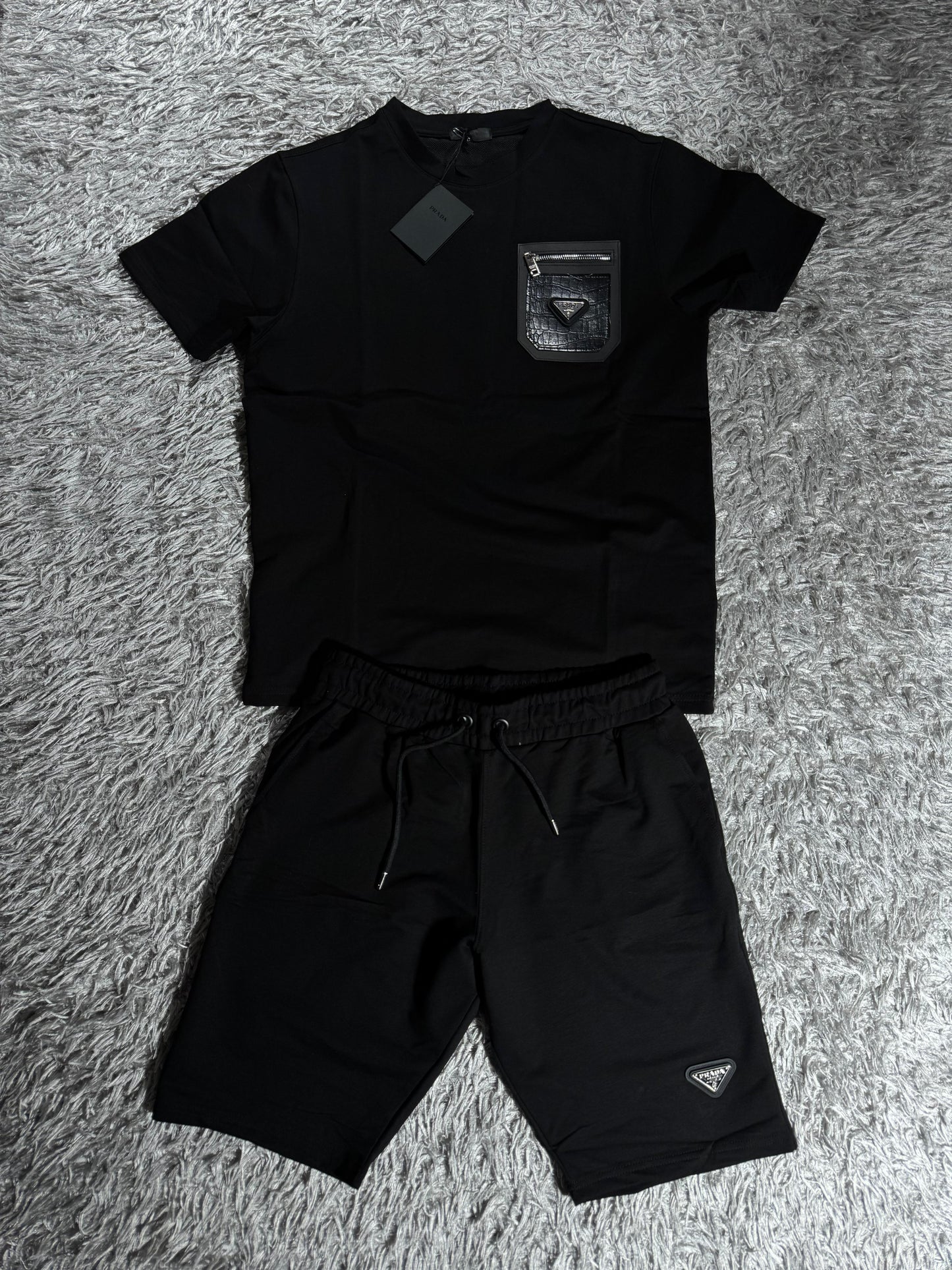 conjunto corto prada